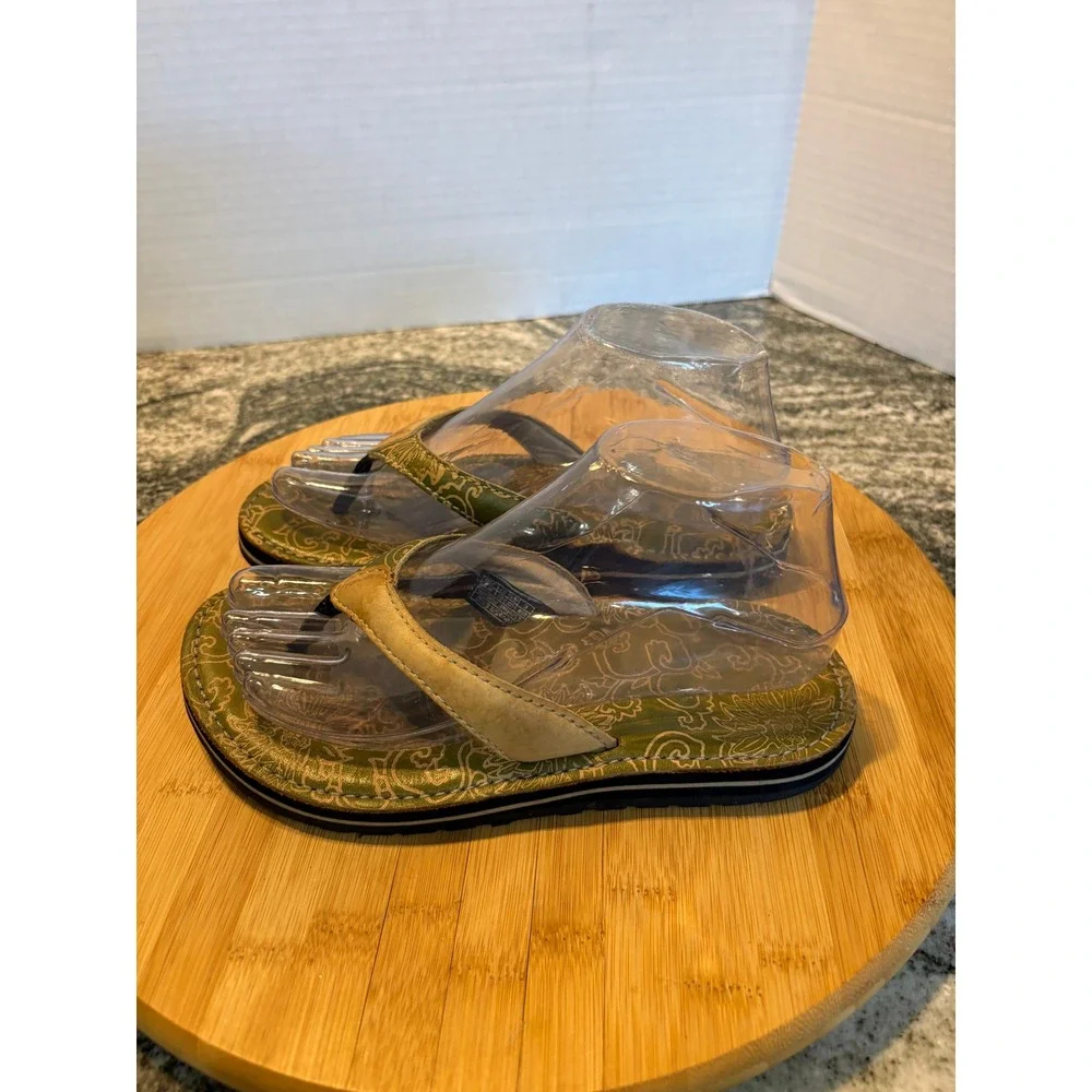 Teva  Green Paisley Leather Flip Flops Thong Sandals Womens 6 S/N 6160